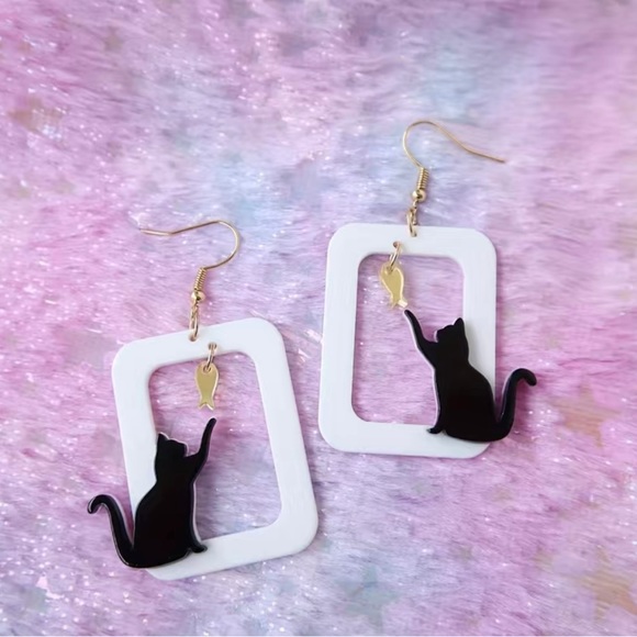 Black Cat Fish Design Dangle Earrings Cute Y2K‎ Style Acrylic Jewelry - Picture 3 of 6